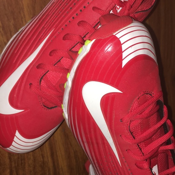 Football/Soccer Cleats Nike Vapor Red and White - Picture 2 of 4